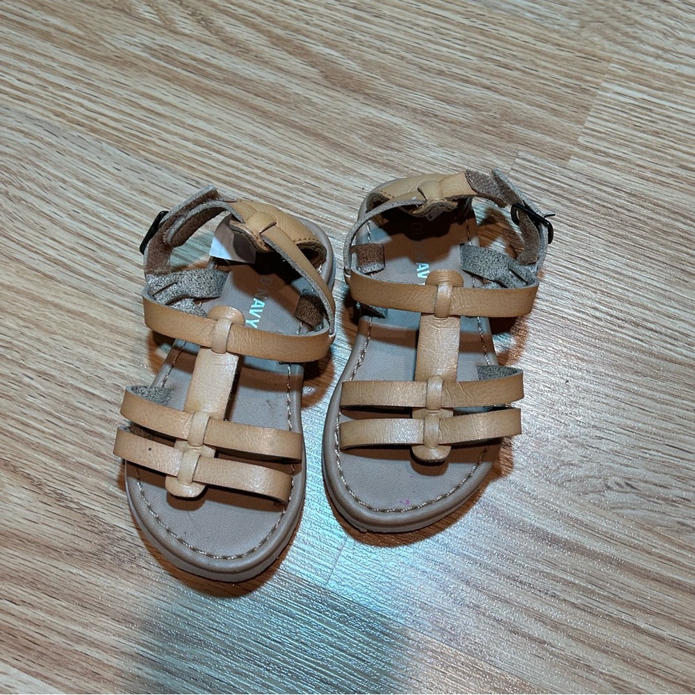 Old Navy toddler girl sandals 6‎